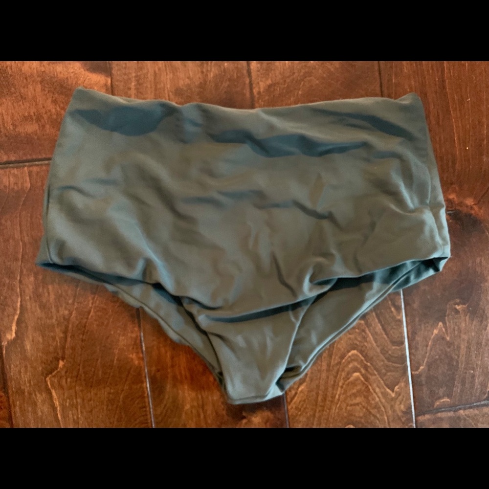 Boys and Arrows swim bottom